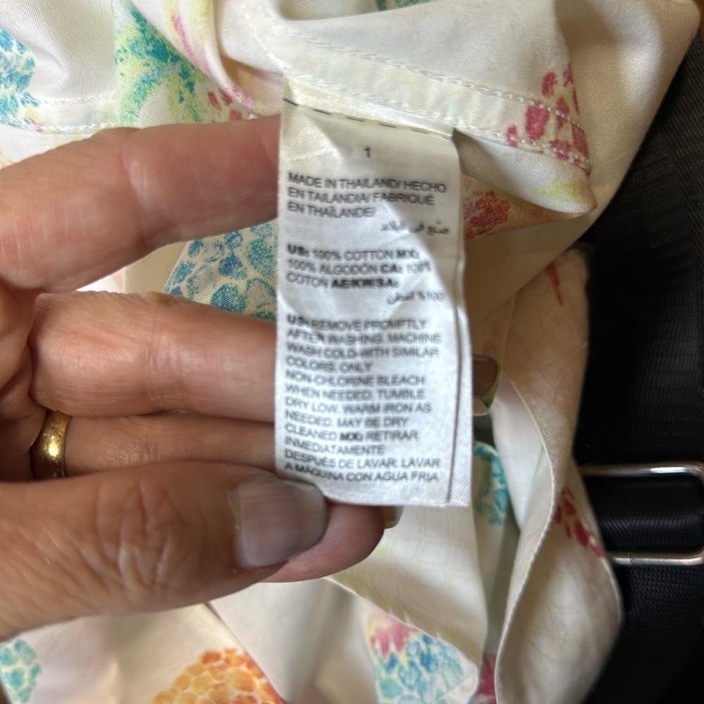 Chico's  pineapple no iron button down shirt, Size 1  (Medium 8) - Picture 5 of 6